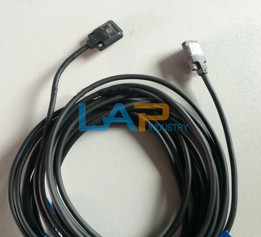 1PCS NEW For OM Photoelectric Sensor E3T-FT12R E3TFT12R - Image 2 of 4