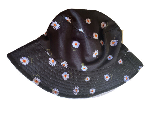 NWT Alice Olivia Stacey Bendet Reversible Daisy Bucket Hat  display picture 3