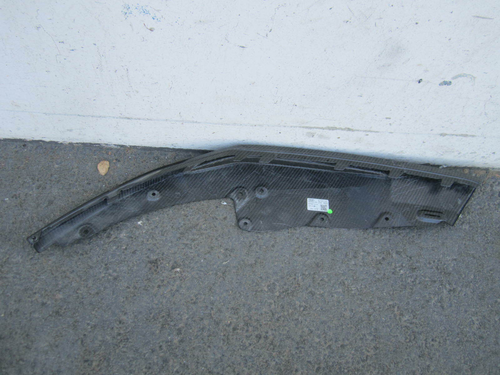 em109120 Audi R8 2017 2018 2019 2020 2021 Front Bumper LH Lower Spoiler Moulding