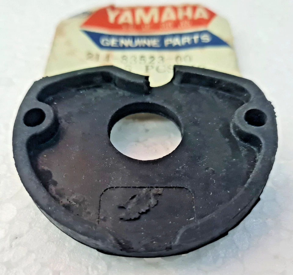 YAMAHA AS3 AT1 CT1 DT1 RT1 HS1 LS2 METER RUBBER DAMPER 214-83523-00 Foto 3 de 4
