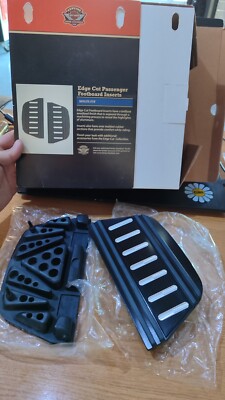 Harley-Davidson 54196-10 Edge Cut Passenger Footboard Inserts