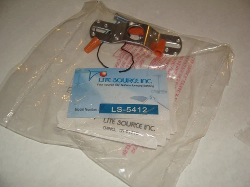 ONE (1) LITE SOURCE LS-5412 SS/WHITE SATIN STEEL 21" FLUSH CEILING MOUNT LAMP - Picture 5 of 9