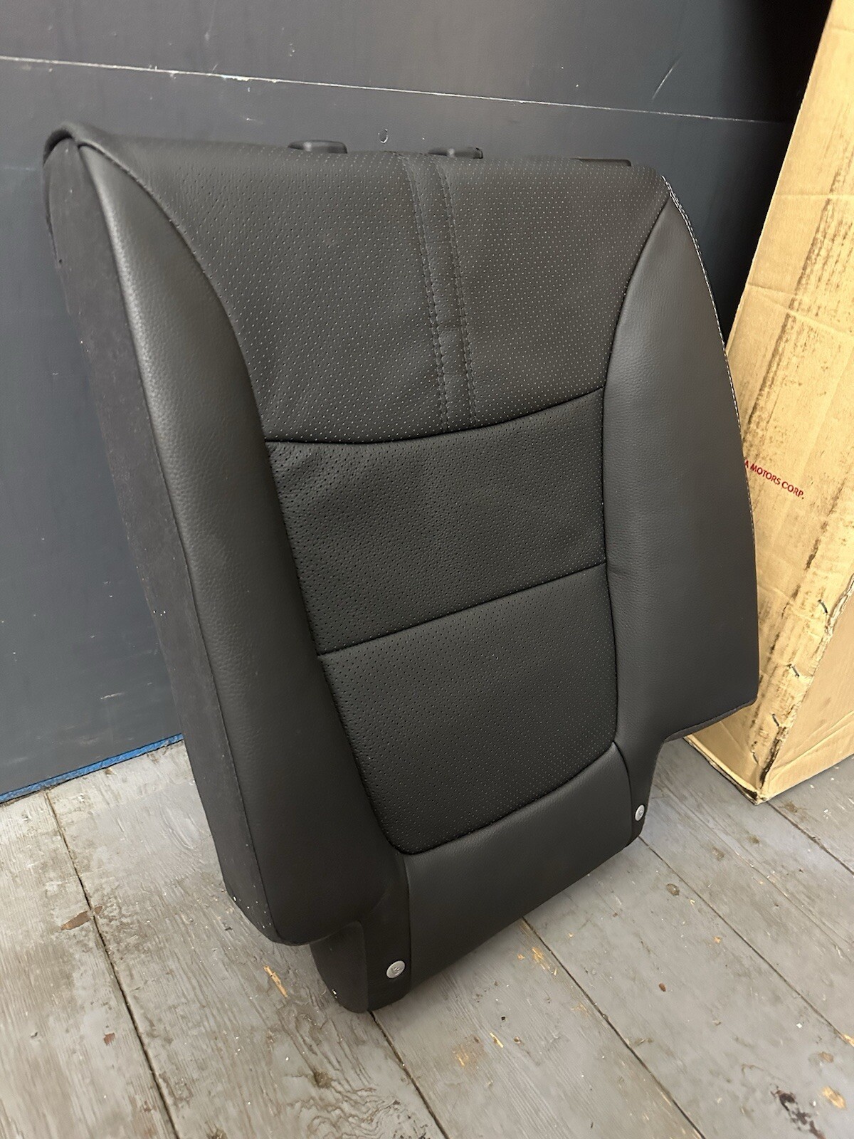 Kia Sorento Rear Seat Backrest (Passenger Side) 893002P170LAA image 2