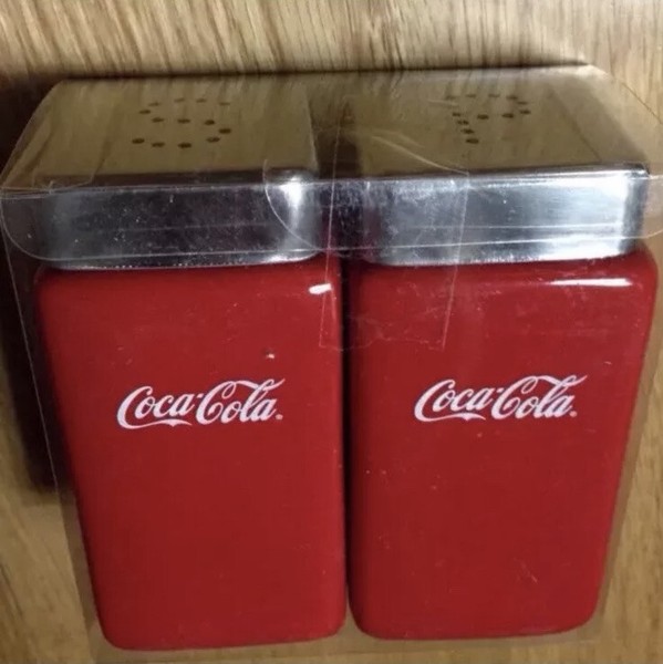 COCA COLA SET CERAMICO SAL Y PIMIENTA ( SALT AND PEPPER) NUEVOS