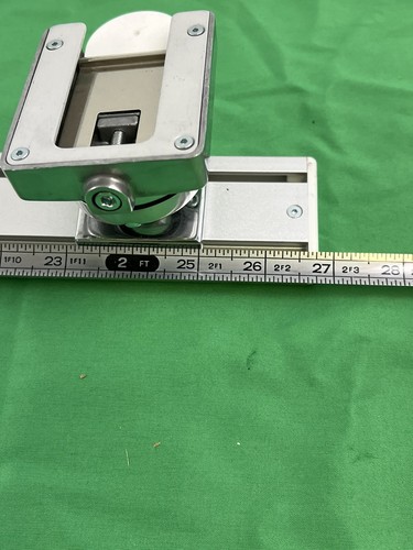 OEM Humanscale Dual monitor Arm Crossbar, Silver / White Color 27" Crossbar - Picture 7 of 11