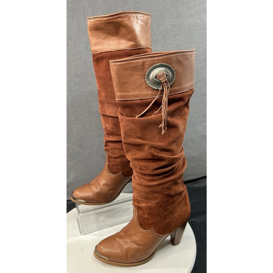 复古 80 年代 Zodiac Dallas 松弛高筒靴麂皮绒西部 Concho 尺码 8 棕色 — 第 3/4 张图片