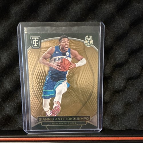 2024-25 Panini Totally Certified - Giannis Antetokounmpo Gold Color Match /299