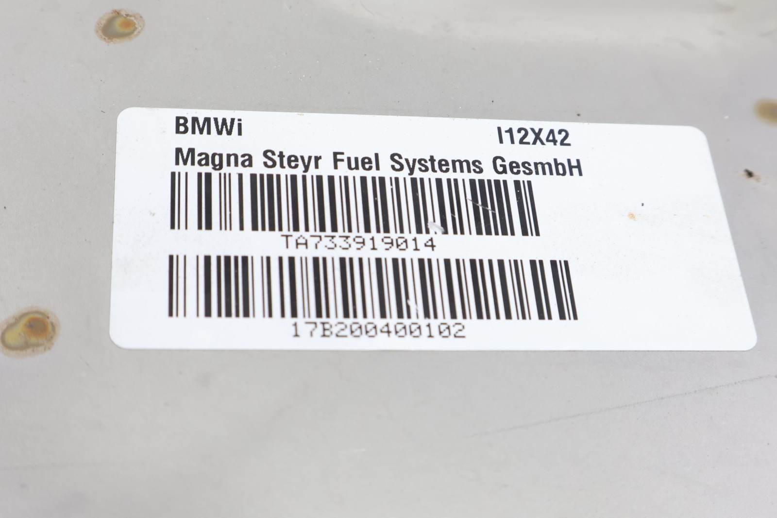 2014 - 2020 BMW i8 I12 FUEL GAS TANK RESERVOIR OEM