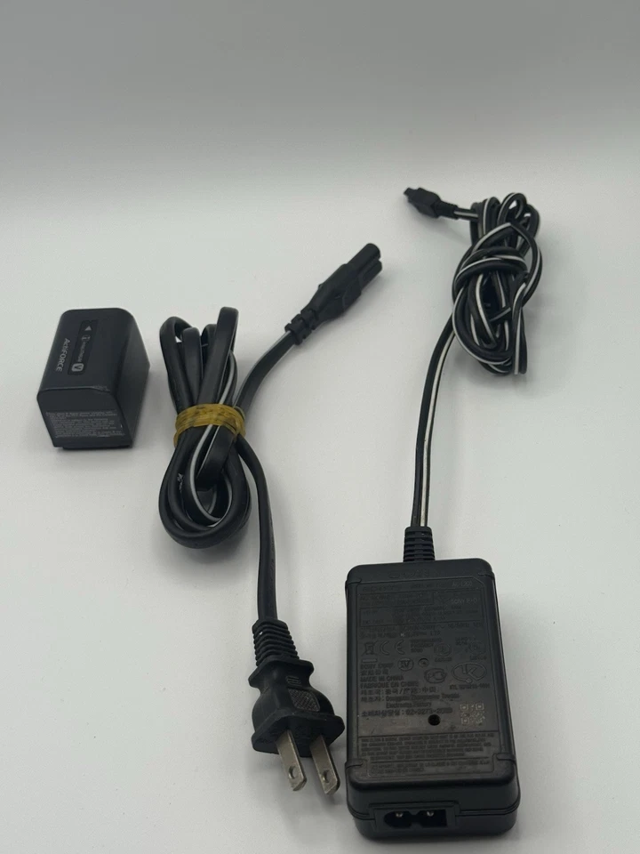 Sony 96GB HXR-NX30U Palm Size NXCAM HD Camcorder Video Camera - Image 3 of 4