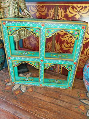 VINTAGE INDISCHES HANDBEMALTES VIER BOGEN HOLZ TEMPEL REGAL