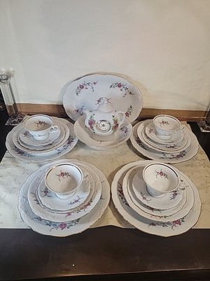 Wawel 23 Piece Set Rose Garden Porcelain Gold Trim Made In Poland Excellent Con.