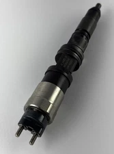 Genuine OEM John Deere Fuel Injector RE556741 thumbnail 1