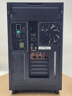 Gaming PC Ryzen 7 7800X3D 32GB RAM 2TB SSD RTX 4070 Ti 12GB