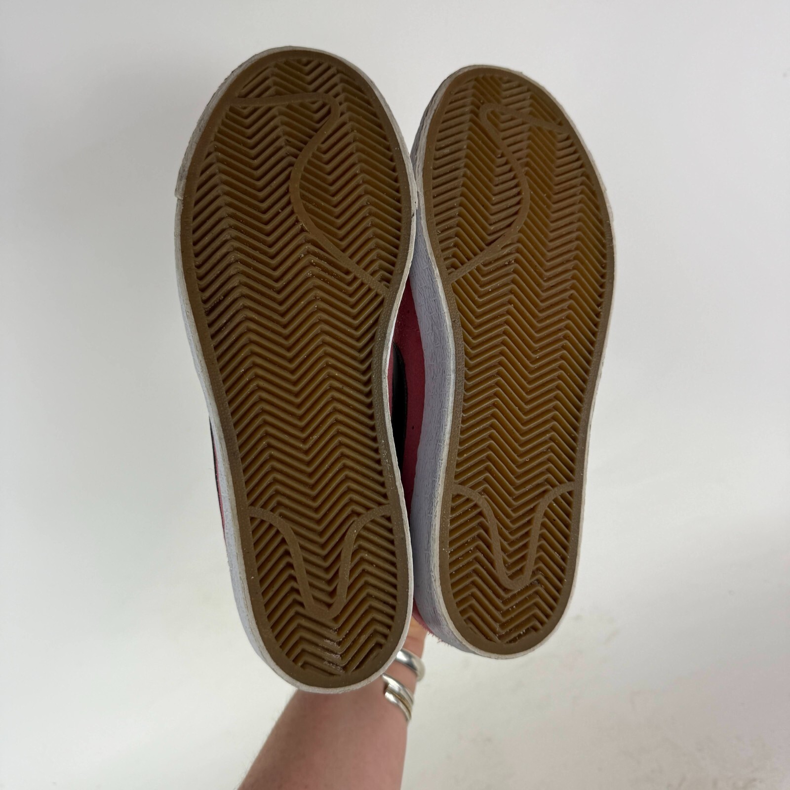 Nike SB Zoom Blazer Mid Sneakers Mens 7 Pink Suede Lace Up Mid Top Running Shoes thumbnail 8