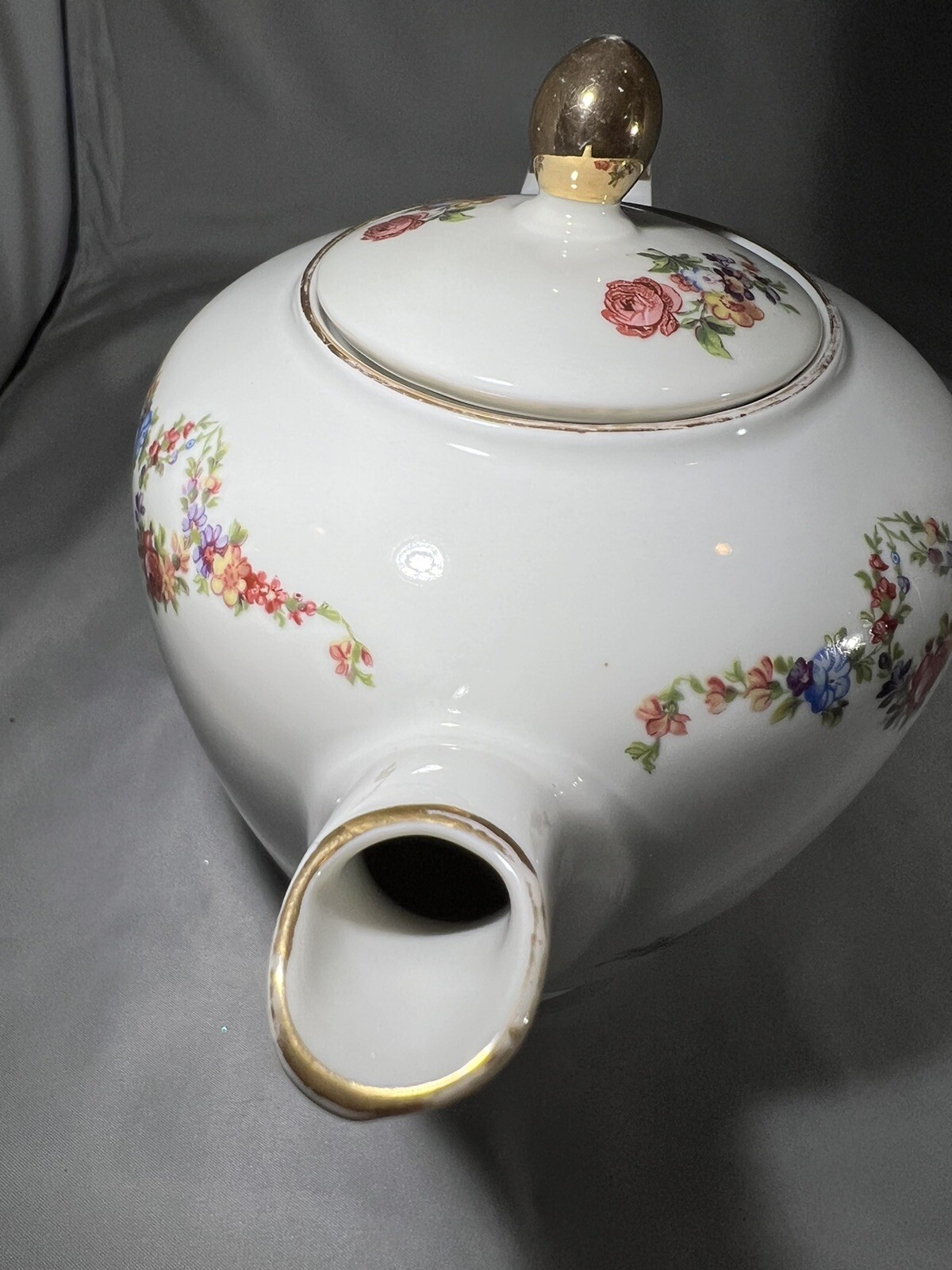 VTG GKC BAVARIA TEA COFFEE POT CREAM WITH FLORAL PATTERN, GOLD TRIM COTTAGECORE