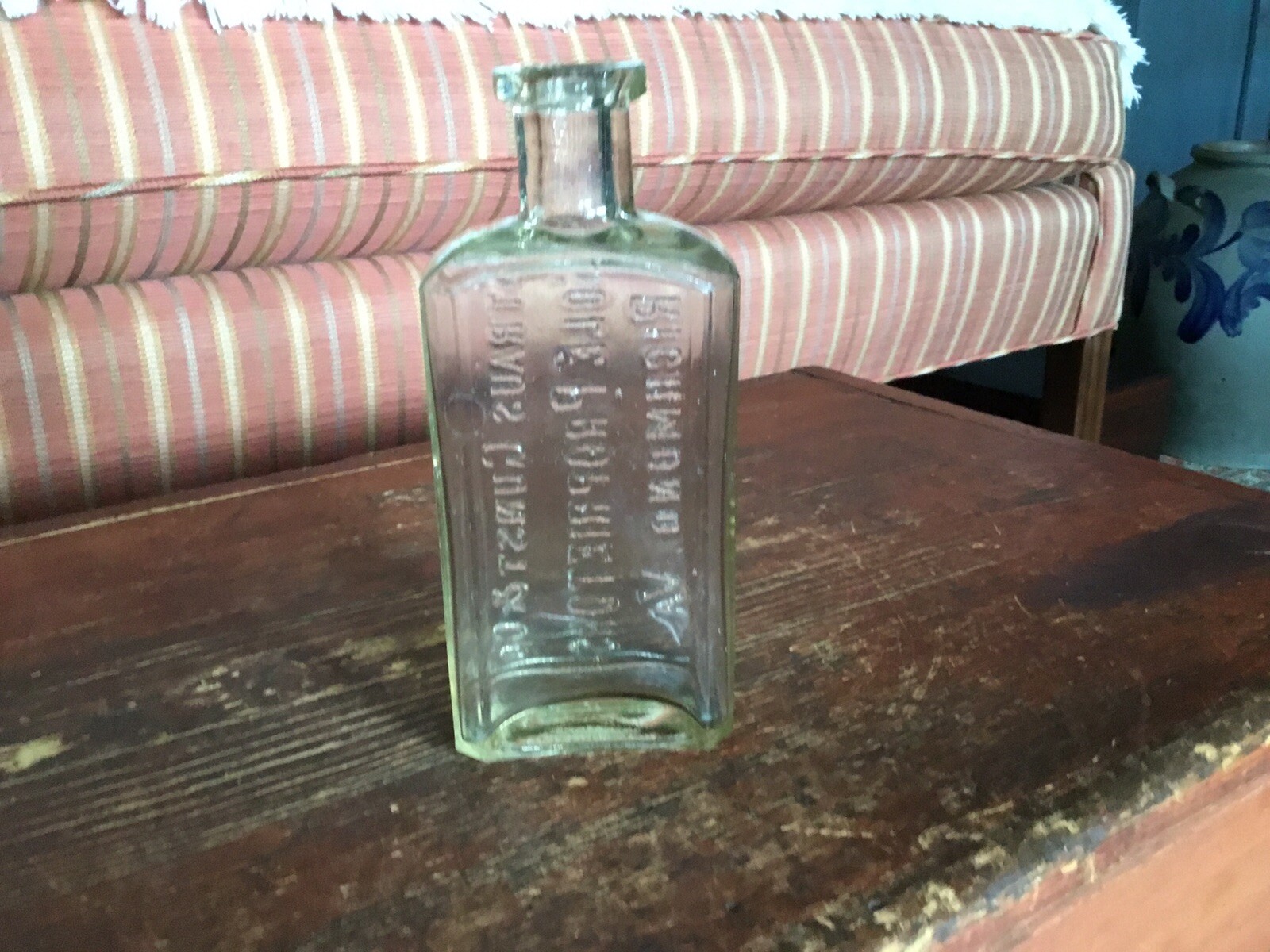 ANTIQUE RICHMOND VA. GLASS BOTTLE STRAUS GUNST & CO. SOLE PROPRIETORS