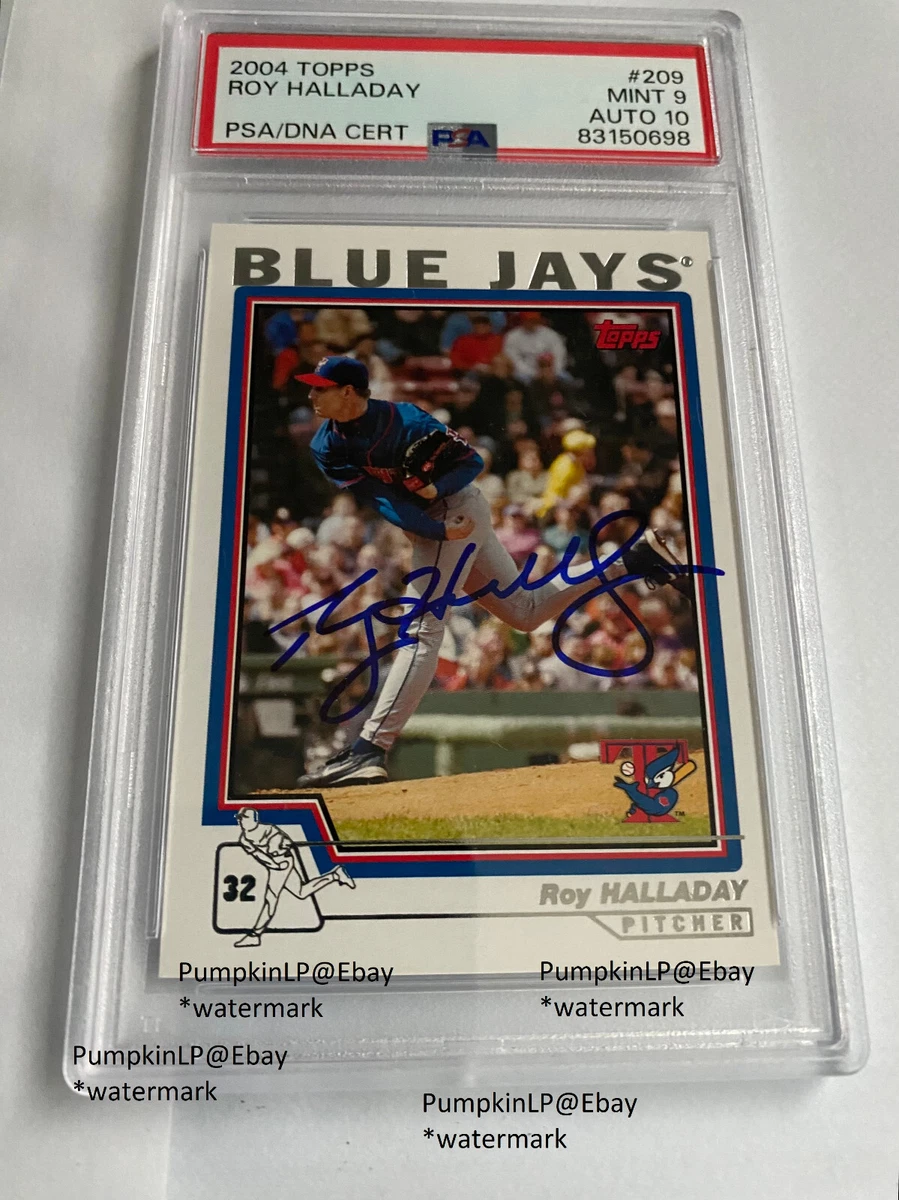 Roy Halladay Autographed Baseball Sports Trading Cards