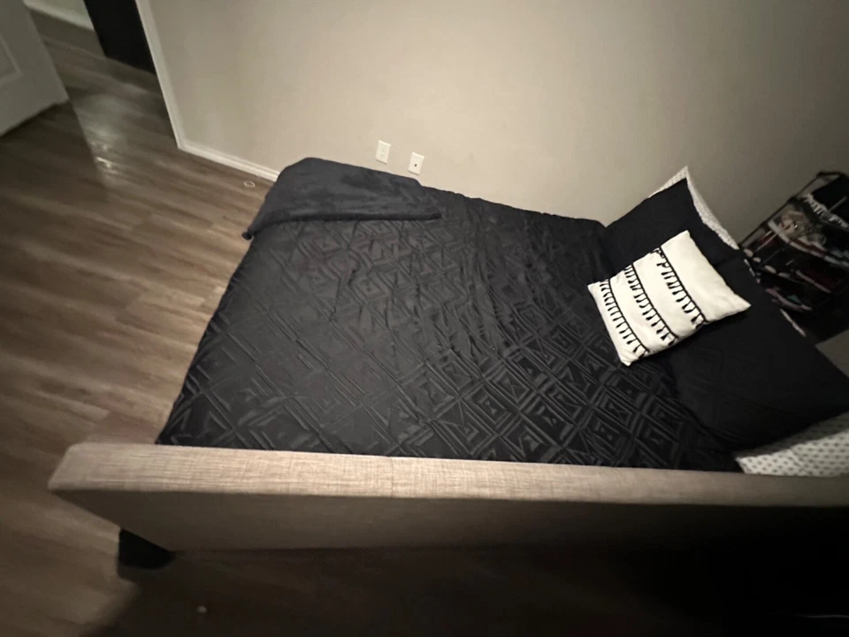 二手大号床架  — 第 3/4 张图片