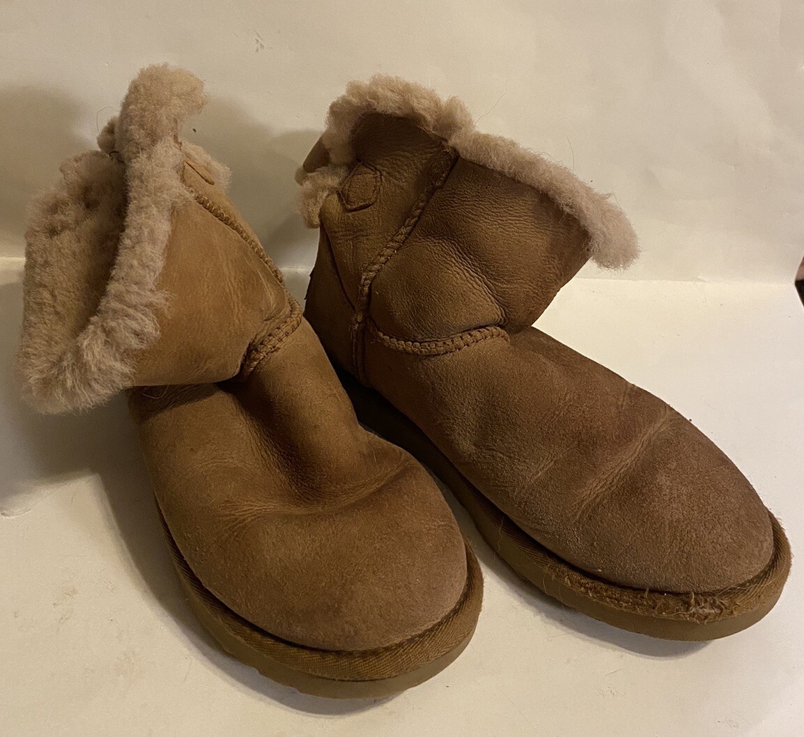 Women Ugg Australia Light Brown Tan Ugg Size 8 Short Ankle Boots Bows