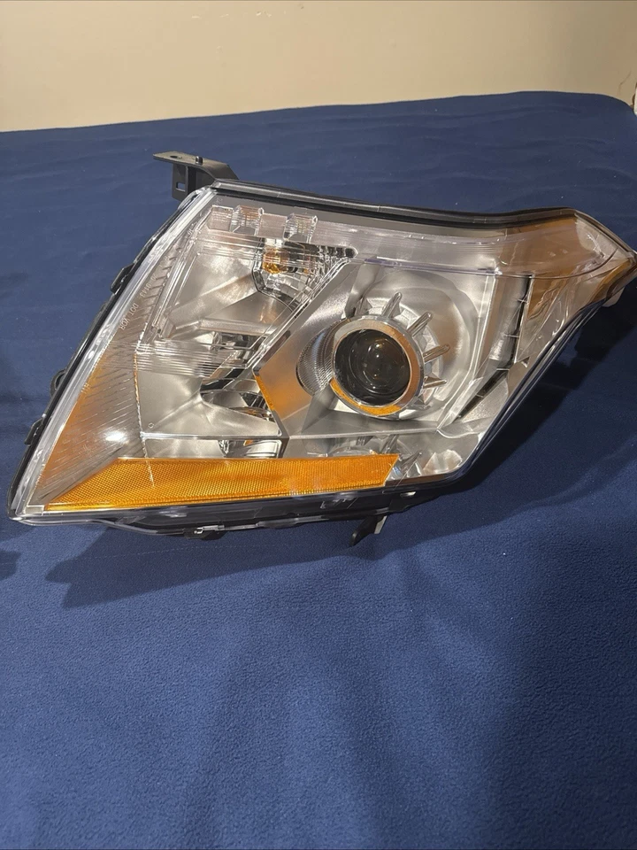 Cadillac SRX новая пара фар 2005-2010 слева и справа - Изображение 3 из 4