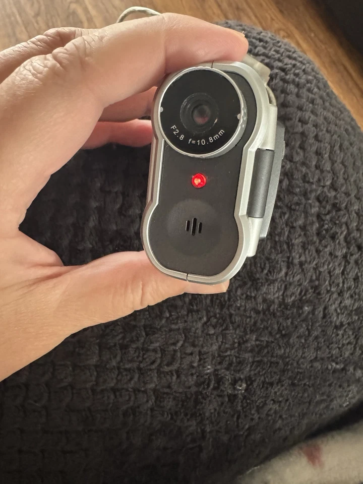 Mustek DV3000 Mini Digital Video Camera Multifunctional Camcorder - Image 2 of 4