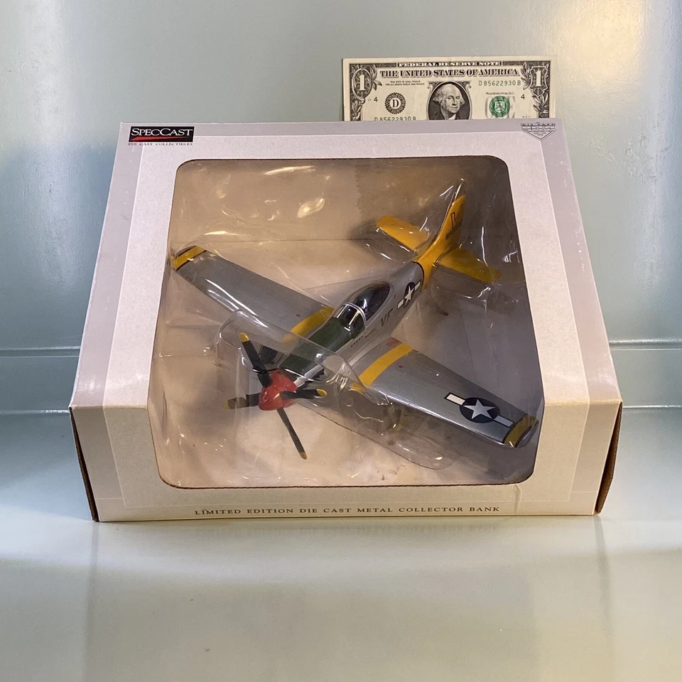 SpecCast North American P-51D Mustang Die Cast Metal Collector Bank "Doc Watson" — 第 3/4 张图片