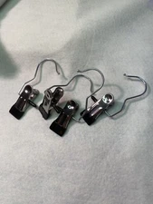 One Clip Hangers (4 Per Bag)