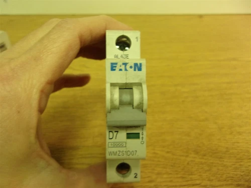 Eaton WMZS1D07 D7 1-Pole Circuit Breaker *FREE SHIPPING*
