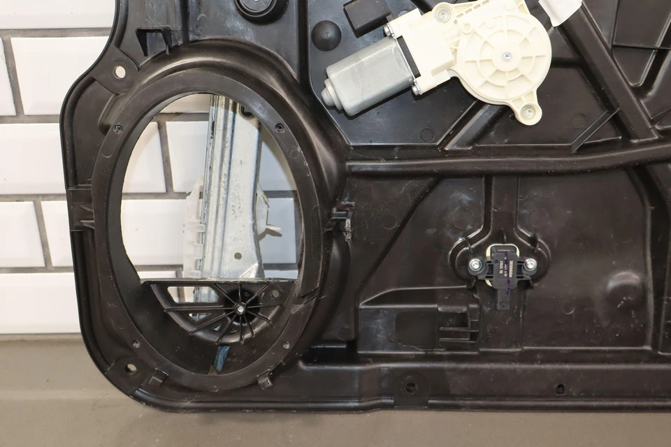 13-24 Ram 2500 3500 Crew Cab / Mega Cab Right Passenger Front Window Regulator - Image 4 of 4