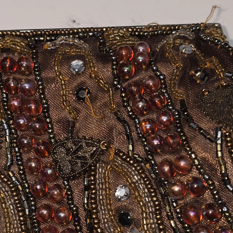 Bolso sin asas marrón con cuentas y lentejuelas cierre de beso 11" x 4,5" Strapdrop 12 Foto 3 de 4