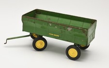 Vintage ERTL John Deere Trailer Farm Wagon Diecast 1/16 Pressed Metal Green USA