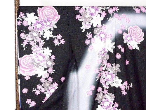 Furisode 19-teiliges komplettes Set aus reiner Seide, schwarz/gold mit lila Rosen - Bild 12 von 13