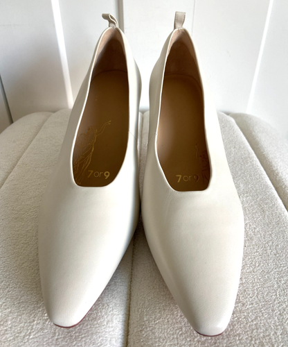 NEW 7 or 9 Sharp Pointed Toe Tapered Kitten Heel Leather Pump EU 39 - Cream - 第 3/13 張圖片