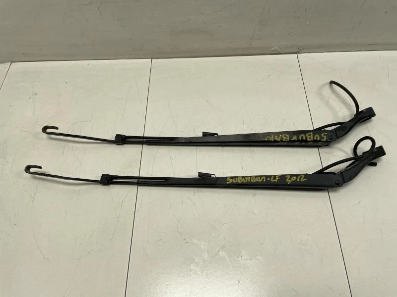 Chevrolet Suburban 1500 2012 brazos limpiaparabrisas OEM+ Foto 4 de 4