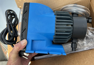 NEW advantage controls CHEMICAL METERING PUMP MICRO TRON SERIES A with manual