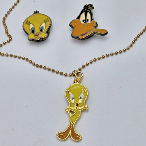 Vtg Tweety Bird Pendant Choker Necklace + Tweety Bird & Daffy Duck Button Covers