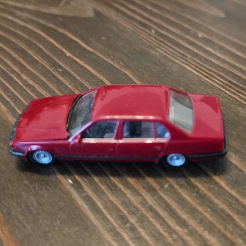 Herpa BMW 750 I dunkelrot 1:87 Motorhaube abnehmbar