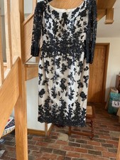 Atemberaubende Ian Stuart LBD Gr&ouml;&szlig;e 8 (A11)