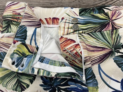 Chico's Women's Multicolor Floral Palm Leaf Capri Pants - 0.5 (US 6) Boho Chic - Picture 4 of 11