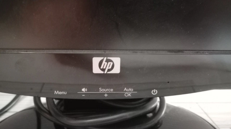 HP S1931a 18.5" 1366x768 LCD DVI-D VGA Monitor - Tested - Image 3 of 4