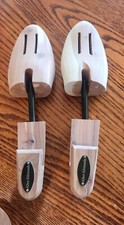 WELL KEPT 2 SETS ofAllen Edmonds Cedar Shoe Expanders/Tree SIZE Large