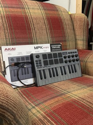 Akai Professional MPK mini MIDI Keyboard and Pad controller