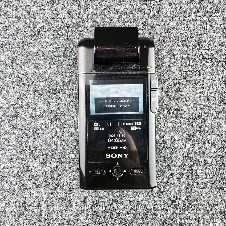 Sony Bloggie MHS-PM5 HD 1080p Pocket Video Camera Black, Tested, Works Great - Image 3 of 4