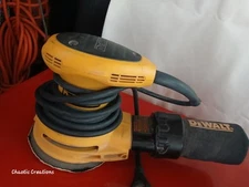 DEWALT 5" Random Orbit Corded Sander 