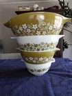 PYREX Cinderella Mixing Bowl Set of 4 Spring Blossom Green Crazy Daisy