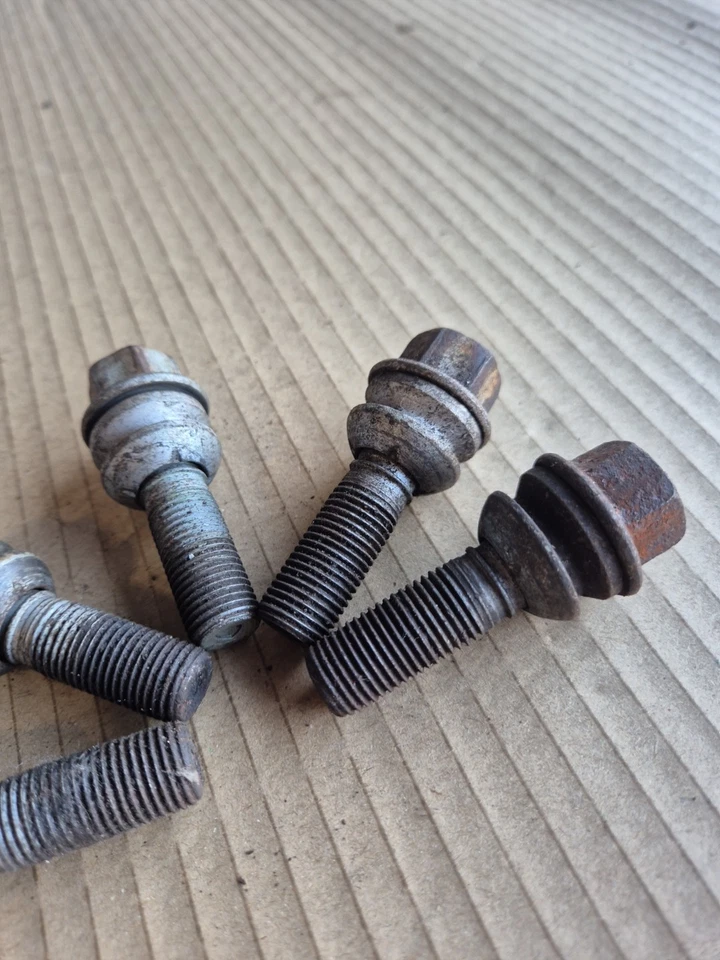 (x5) Parafusos de roda Audi Q7 4L 2005-14/ VW Touareg / Porsche Cayenne M14x1.5mm - Imagem 3 de 4