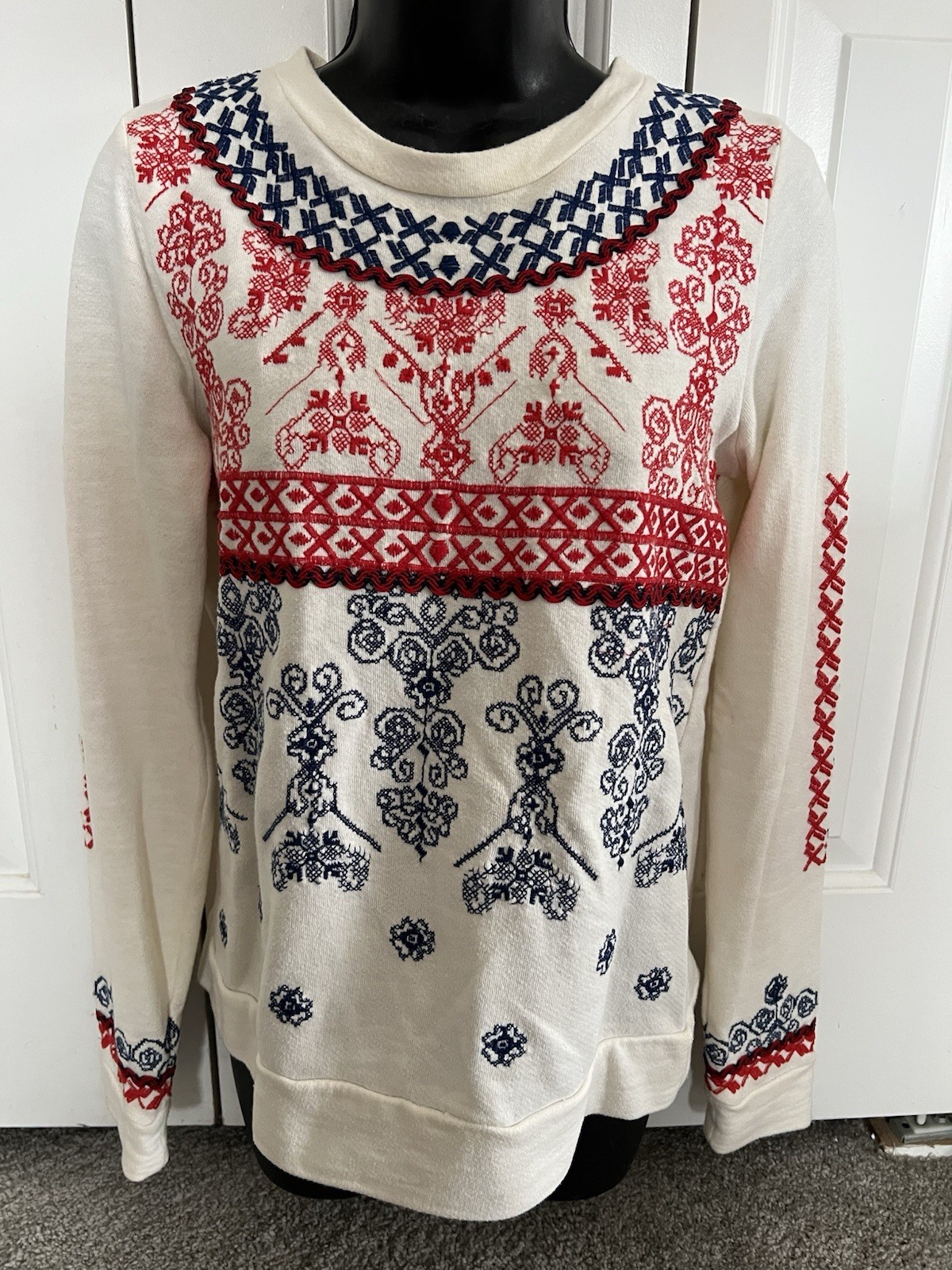 Lucky Brand Lucky Lotus Women's Embroidered Sweatshirt S Red Blue Off White thumbnail 2