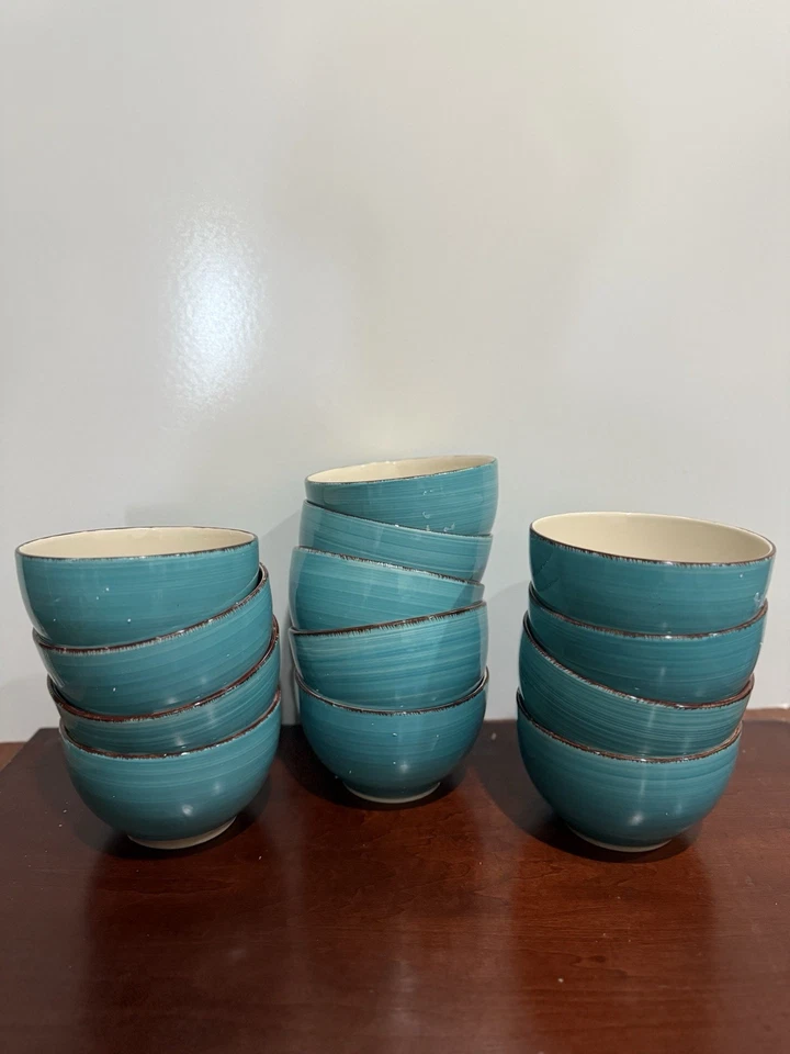 Juego de 27 platos y tazas de ensalada y cena Royal Norfolk turquesa remolino Foto 3 de 4