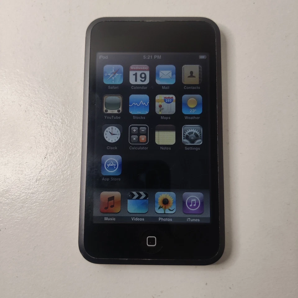 Apple iPod Touch 1st Generation 8GB (A1213) Black Unlocked And Working No Cracks - Image 3 of 4