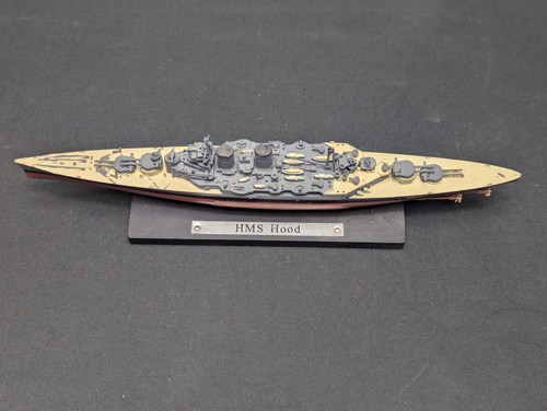 DeAgostini Small Scale Model of HMS Hood & Bismarck ATLAS Edition Unboxed - Picture 3 of 15